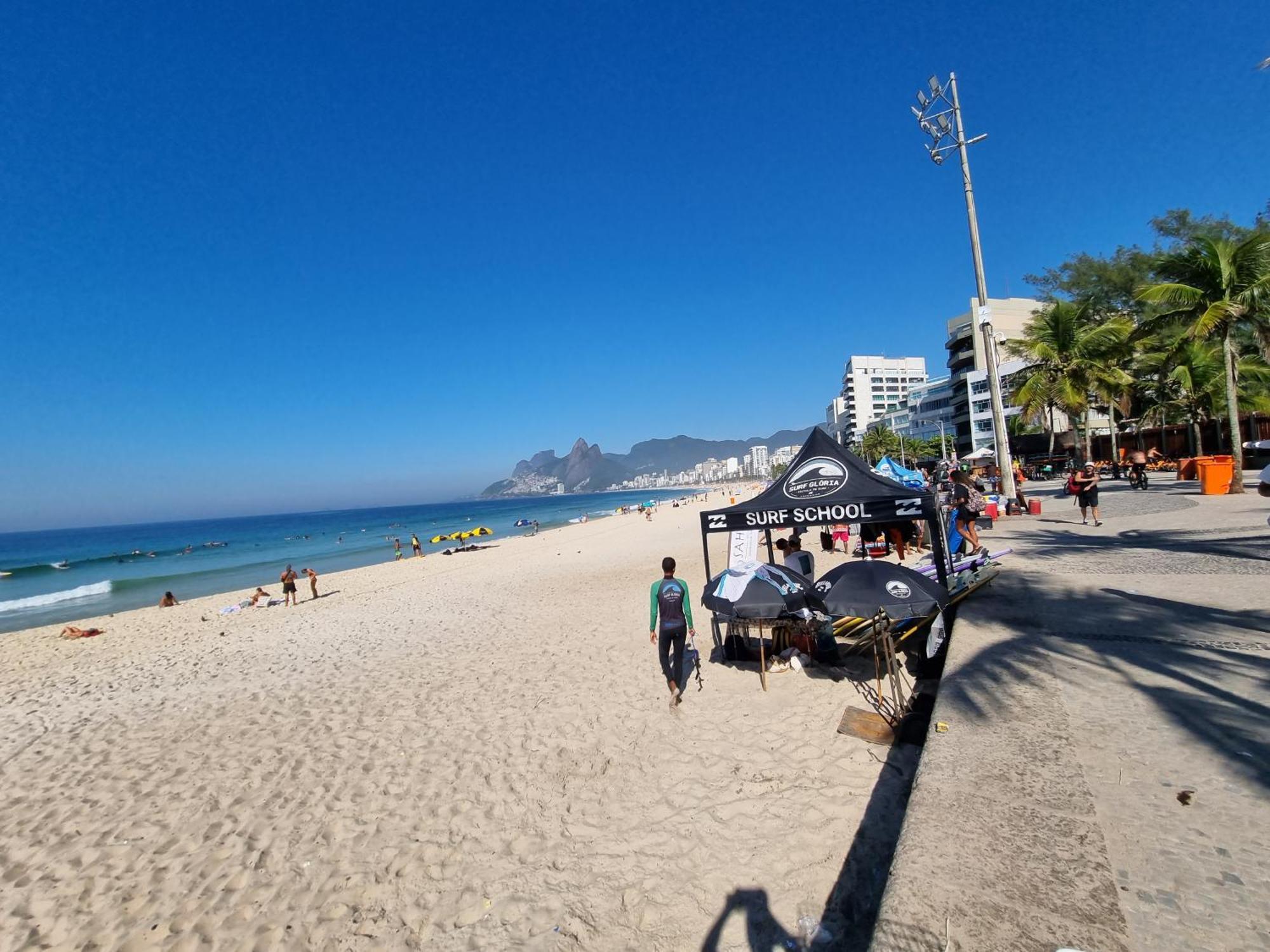Habitación en casa particular 1 C Vista Livre E Banheiro Privativo E Perto Praias Ipanema Leblon Arpoador Copacabana E Do Cristo Redentor Do Bondinho Pao Acucar Etc Chegando Cedo Que O Check-in Do Meio-dia, Deixe Suas Malas, Idem No Check-out 10h Manha *
